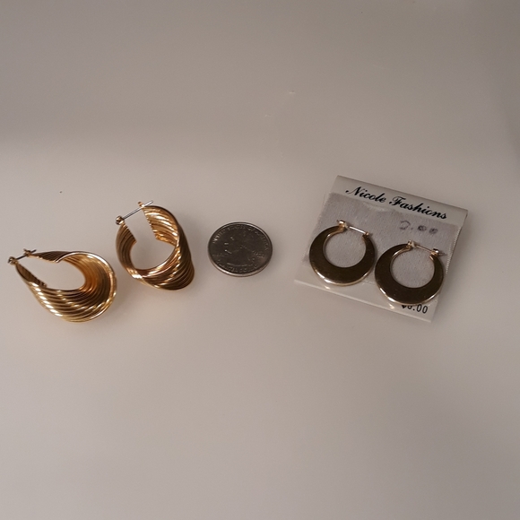 👛2/$20👛2 Pairs Large Goldtone Hoop Earrings - Picture 7 of 8
